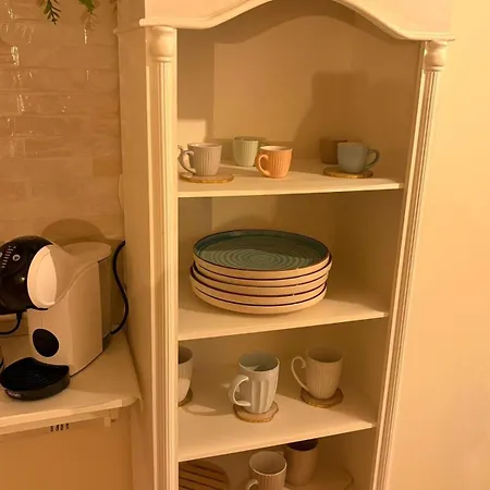 House Vera A Apartament Neapol